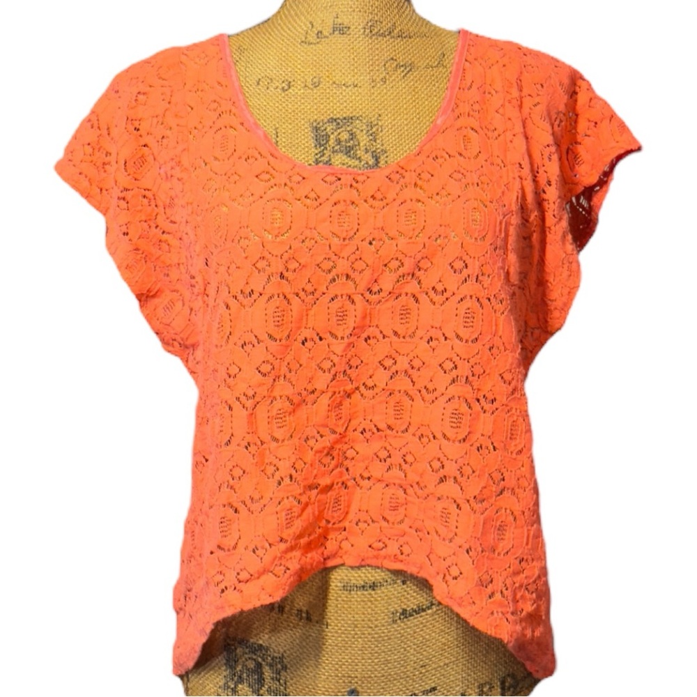 Annalee+Hope orange lace tee cap sleeve asymmetrical Women’s size medium | ab2-9